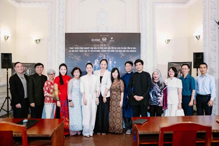 Các đại biểu tham gia hội thảo về công nghiệp văn hoá và điện ảnh.