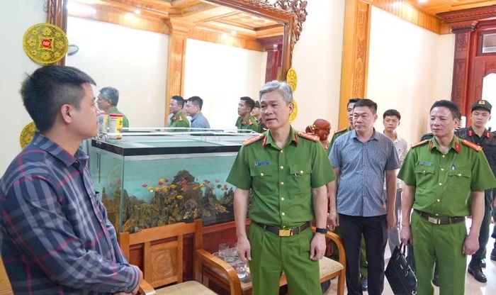 Cơ quan CSĐT xác định, Công ty CP Xây dựng Linh Khang đã kê khai nhiều lao động có hợp đồng và được trả lương, nhưng qua xác minh, nhiều người trong số này không hề làm việc tại doanh nghiệp.