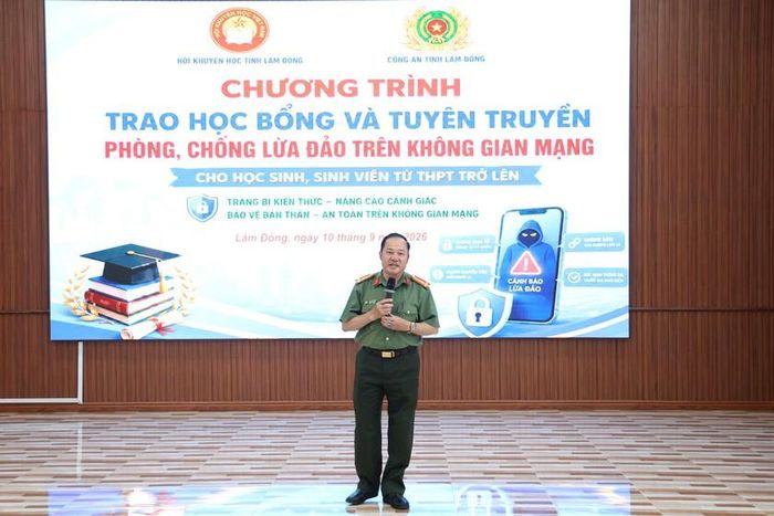 Công an tỉnh Lâm Đồng tuyên truyền kỹ năng phòng, chống lừa đảo trên không gian mạng tại chương trình.