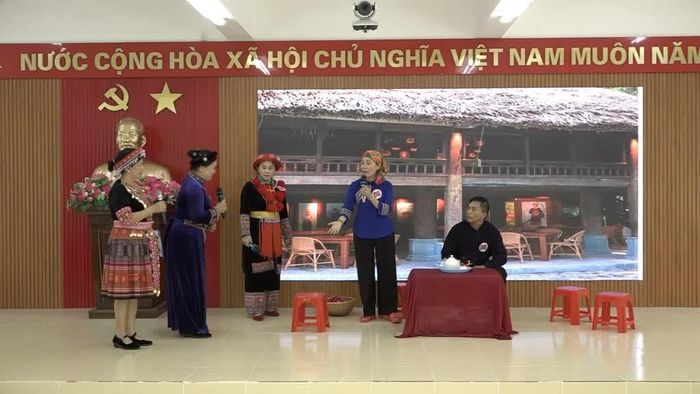 Phần thi tiểu phẩm truyền tải khéo léo các thông điệp pháp luật gần gũi với đời sống đồng bào.
