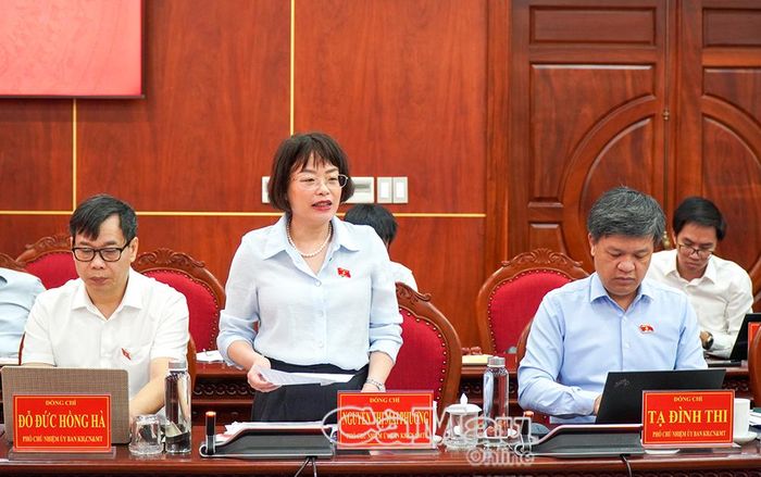  Phó Chủ nhiệm Uỷ ban Khoa học, Công nghệ và Môi trường Nguyễn Thị Mai Phương thảo luận, trao đổi ý kiến nhằm tháo gỡ vướng mắc cho hai dự án Luật tại buổi làm việc.