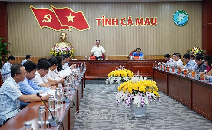 Phó Bí thư Tỉnh uỷ, Chủ tịch UBND tỉnh Lữ Quang Ngời phát biểu kết luận phiên họp, nhấn mạnh các nhiệm vụ cần tập trung trong những tháng cuối năm.