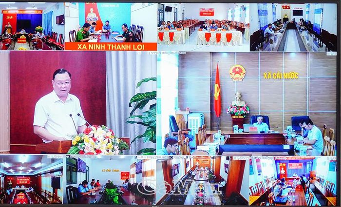 Phiên họp được kết nối trực tuyến đến các xã, phường, tạo điều kiện để địa phương cùng lắng nghe, trực tiếp trao đổi, phản ánh khó khăn trong quá trình thực hiện nhiệm vụ.