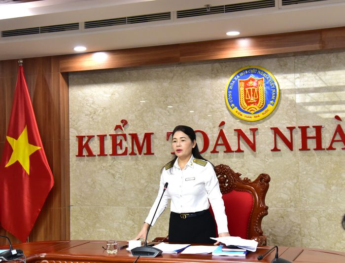 Phó Tổng Kiểm toán nhà nước Hà Thị Mỹ Dung phát biểu tại Hội nghị.
