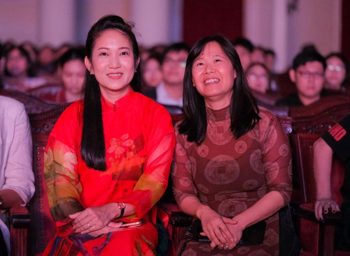 NSND Thanh Thúy và bà Ngô Thị Bích Hạnh