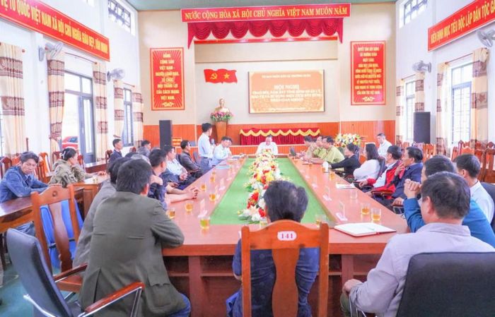 Buổi đối thoại giữa UBND xã Trường Xuân với các hộ gia đình, cá nhân nhận giao đất rừng cảnh quan Quốc lộ 14