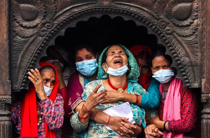 Nỗi đau xé lòng của nạn nhân lũ lụt Nepal.
