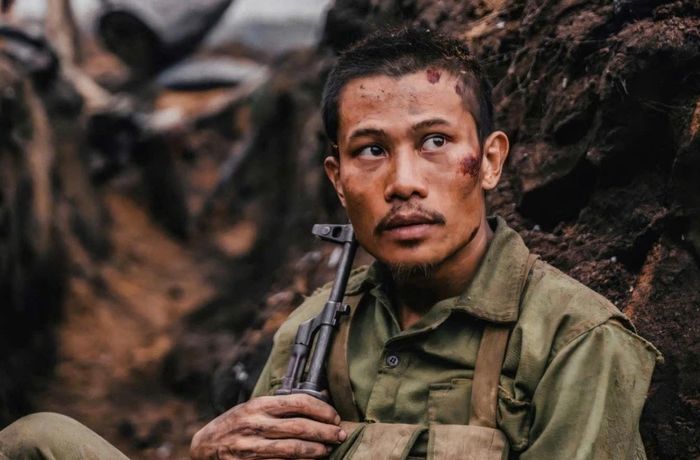 Phim “Mưa đỏ” lập kỷ lục doanh thu phòng vé khi thu về hơn 700 tỉ đồng.