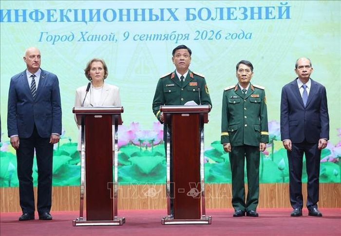 Thượng tướng Nguyễn Trường Thắng, Thứ trưởng Bộ Quốc phòng, Chủ tịch Phân ban Việt Nam, Đồng Chủ tịch Ủy ban Phối hợp liên Chính phủ về Trung tâm Nhiệt đới Việt - Nga phát biểu. Ảnh: TTXVN
