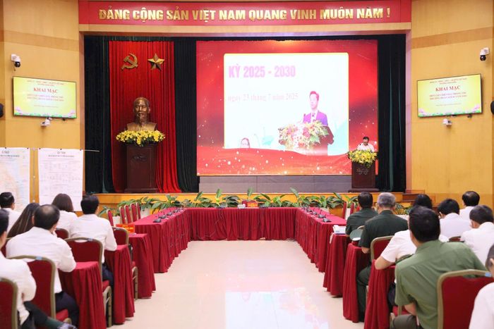 Phường Hoàn Kiếm tổ chức khai mạc diễn tập chiến đấu phòng thủ năm 2026. Ảnh: PV