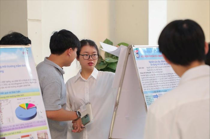 Chính sách khuyến khích nghiên cứu sinh, người hướng dẫn kết nối với các sở, ban, ngành, doanh nghiệp và đơn vị có nhu cầu. Ảnh: VNU
