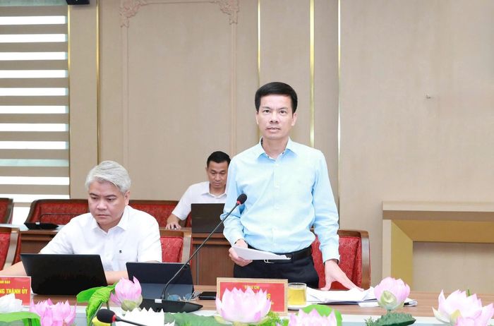 Phó Chủ tịch UBND thành phố Hà Nội Bùi Duy Cường phát biểu tại hội nghị. Ảnh: Vân Vương