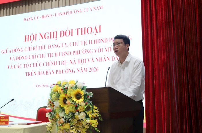 Bí thư Đảng ủy, Chủ tịch HĐND phường Nguyễn Hoàng Trường phát biểu tại hội nghị. Ảnh: PV