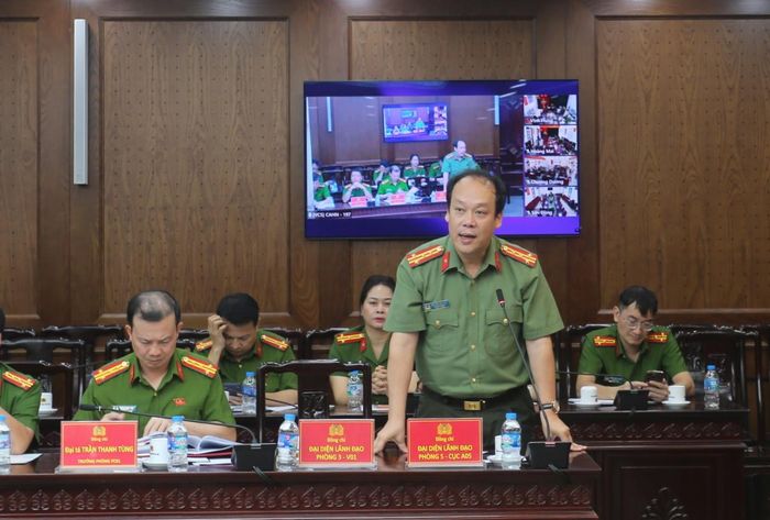 Đại diện các đơn vị tham luận tại hội nghị. Ảnh: Công an thành phố Hà Nội