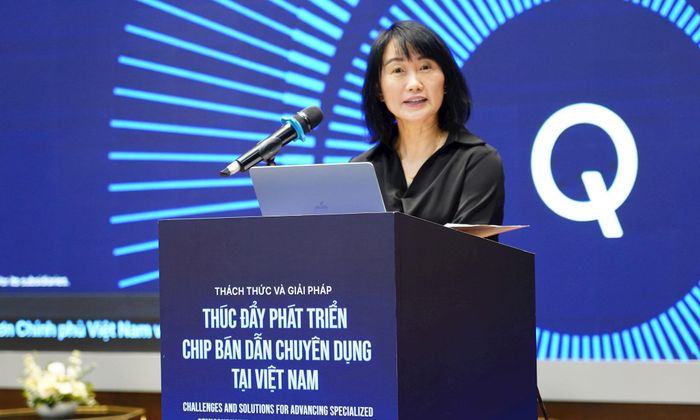 Phó Chủ tịch phụ trách Công nghệ và R&D của Qualcomm An Chen phát biểu tại hội thảo. Ảnh: Truyền thông KHCN
