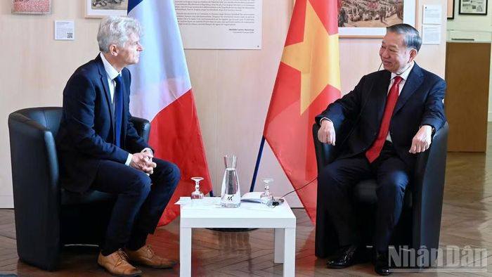 Tổng Bí thư, Chủ tịch nước Tô Lâm gặp Bí thư toàn quốc Đảng Cộng sản Pháp Fabien Roussel. Ảnh: nhandan.vn