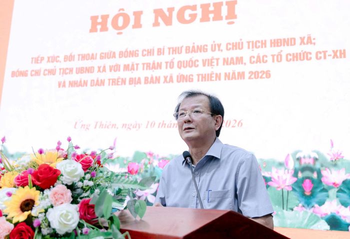 Bí thư Đảng ủy, Chủ tịch HĐND xã Nguyễn Chí Viễn phát biểu. Ảnh: Cao Hồng