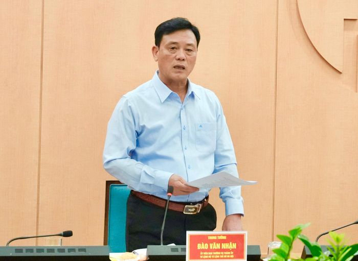Trung tướng Đào Văn Nhận, Tư lệnh Bộ Tư lệnh Thủ đô Hà Nội phát biểu. Ảnh: Hồng Thái