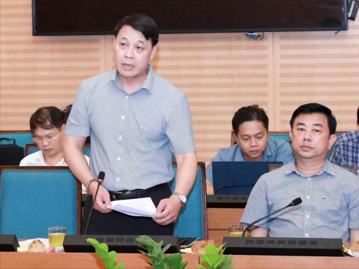 Thành viên Ban Tổ chức phát biểu ý kiến tại hội nghị. Ảnh: Hồng Thái