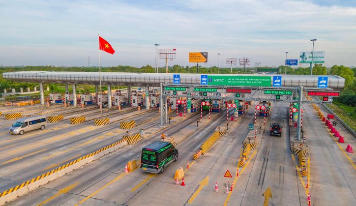 Hiện đã có hơn 7,9 triệu phương tiện tham gia dịch vụ thu phí không dừng. Ảnh: PV.