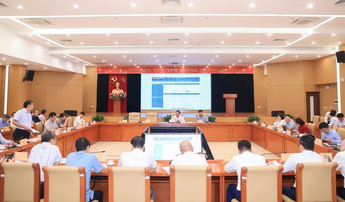 Quang cảnh hội nghị của Bộ Xây dựng chiều 10-9. Ảnh: Tạ Hải.