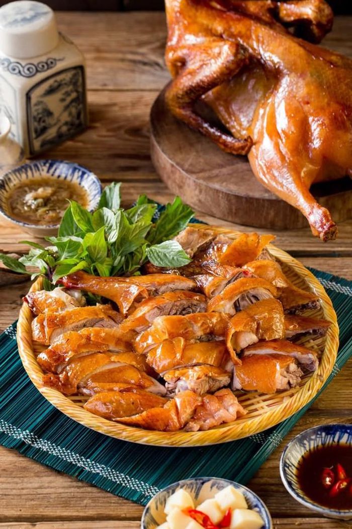 Ăn thịt vịt nên chú ý bỏ phần da, hạn chế các món chiên, quay, xào nhiều dầu mỡ. (Ảnh minh hoạ)