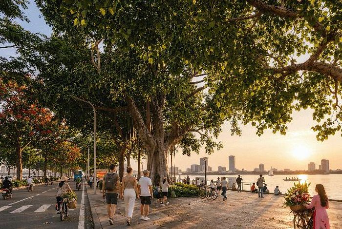 Song hành với không gian cảnh quan trên mặt đất là hệ thống hạ tầng kỹ thuật ngầm và công trình bảo vệ môi trường được tính toán đồng bộ.