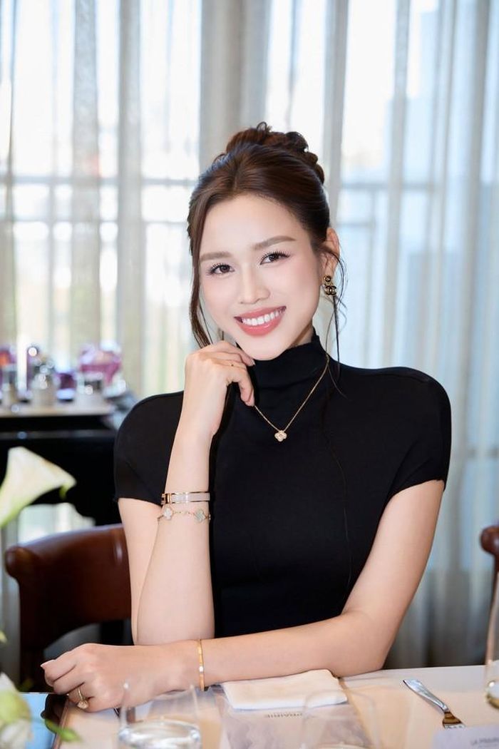 Đỗ Thị Hà đại diện nhan sắc Việt dự thi Miss World 2021 và lọt Top 13 chung cuộc.