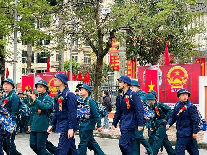 Cần phân biệt rõ miễn gọi nhập ngũ với tạm hoãn gọi nhập ngũ, bởi đây là hai chế định pháp lý khác nhau. Ảnh minh họa - Nguồn: Thùy Zung.