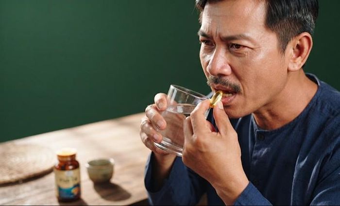 Với người có chỉ số mỡ máu bất thường, tốt nhất nên tham khảo ý kiến bác sĩ để được tư vấn. Ảnh minh hoạ AI.