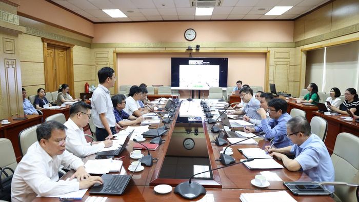 Quang cảnh cuộc họp ở điểm cầu Bộ Y tế.  Ảnh: Trần Minh