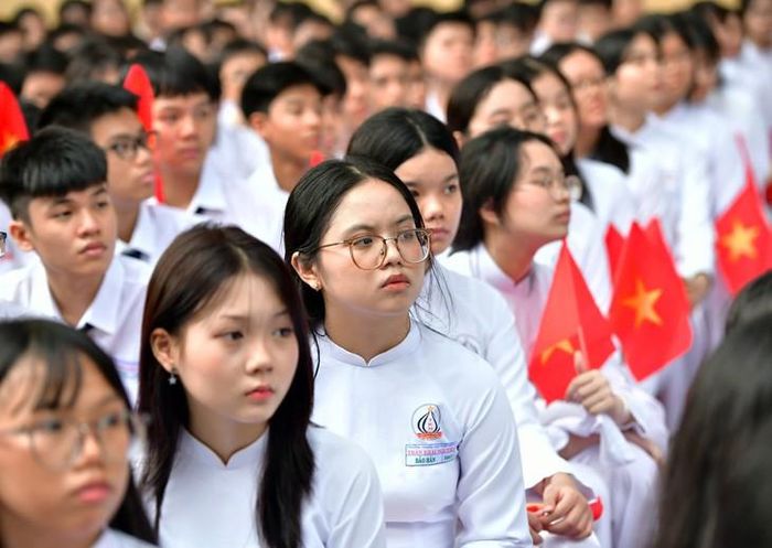 Học sinh ở TPHCM không phải đóng BHYT. Ảnh: Hà Phương