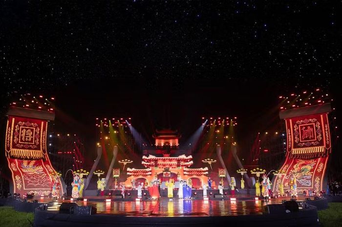 Sân khấu lễ khai mạc "Festival Thăng Long - Hà Nội 2026" trong buổi tổng duyệt