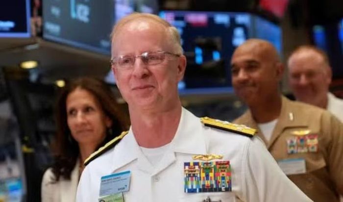 Đô đốc Daryl Caudle, tư lệnh Hải quân Mỹ, ngày 8/9 cho biết tàu sân bay USS Theodore Roosevelt đang áp dụng những bài học hậu cần từ các đợt triển khai kéo dài của USS Abraham Lincoln và USS Gerald R. Ford, trước khi rời cảng nhà San Diego trong những tuần tới.