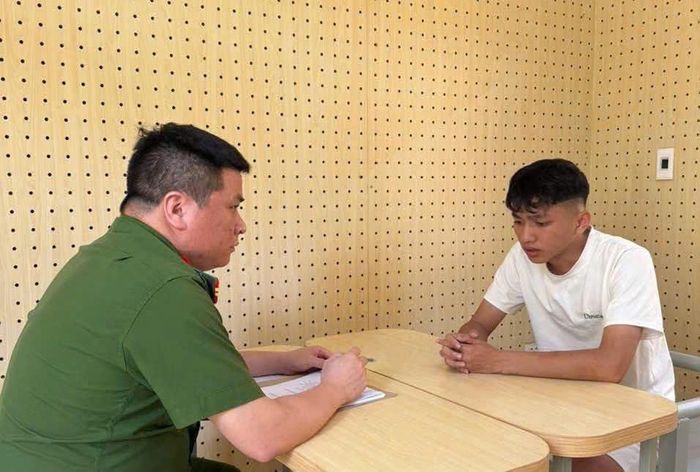 Phùng Thiện Duy tại Cơ quan điều tra. Ảnh: Công an tỉnh Phú Thọ.