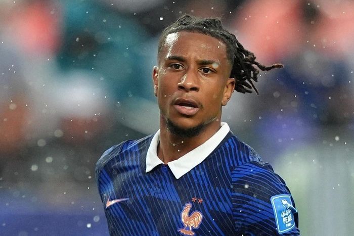  Michael Olise, đồng đội của Mbappe ở tuyển Pháp, lại lựa chọn Harry Kane cho Quả bóng vàng. 