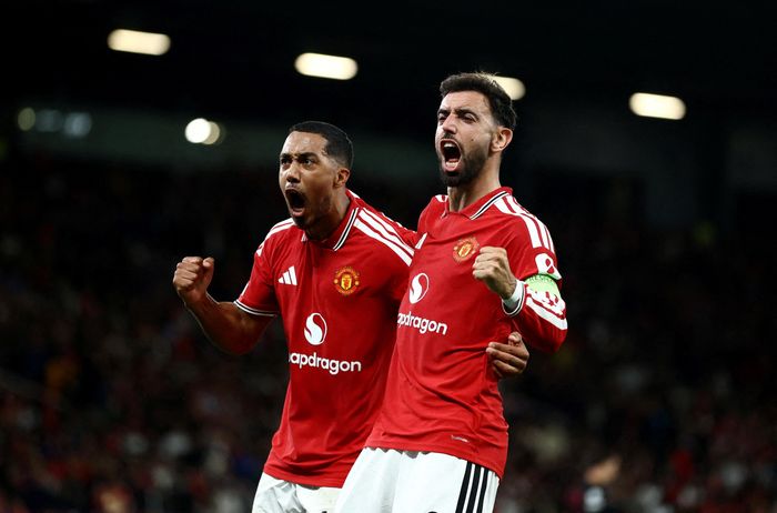  Chiến thắng 4-0 trước Sabah vì thế không chỉ mang lại sự tự tin. Nó cũng cho Carrick thêm một trận để nhìn thấy vấn đề mà tỷ số dễ che khuất. 