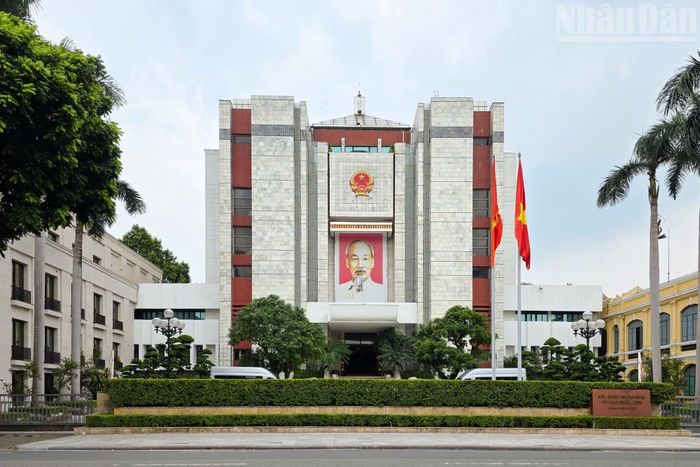 Theo đồ án quy hoạch tái thiết, khu vực trụ sở Ủy ban nhân dân thành phố Hà Nội nằm trong phương án nghiên cứu chỉnh trang, tổ chức lại không gian kiến trúc để nâng cao hiệu quả sử dụng và thẩm mỹ đô thị. (Ảnh: MINH DUY)