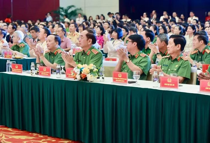 Lãnh đạo Bộ Công an dự lễ kỷ niệm.