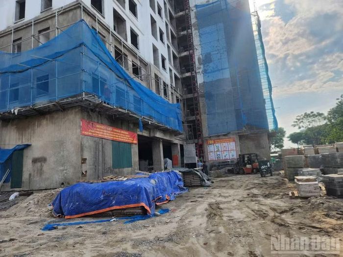 Khu nhà ở sinh viên Pháp Vân-Tứ Hiệp, phường Yên Sở (Hà Nội): Trong 6 tòa nhà của khu, thành phố đã chuyển đổi 3 tòa sang làm nhà ở xã hội, hiện còn 3 tòa phục vụ sinh viên. Do có 1 tòa từng được trưng dụng làm cơ sở phòng, chống dịch Covid-19, đơn vị đang xin kinh phí sửa chữa và dự tính hoàn thành cải tạo vào cuối năm 2026 để tiếp tục đón sinh viên.