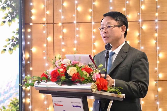 Tổng Biên tập Báo Tiền Phong, Trưởng Ban tổ chức Phùng Công Sưởng phát biểu ý kiến. (Ảnh: TP)