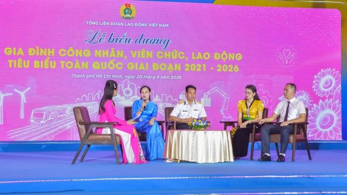Gia đình chị Nguyễn Thị Huế là một trong số 95 gia đình công nhân, viên chức, lao động tiêu biểu xuất sắc trên cả nước. (Ảnh: Công đoàn Thành phố Hồ Chí Minh)