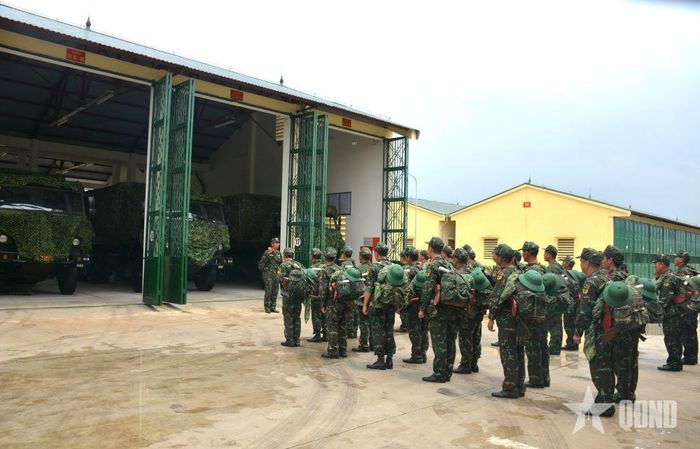 Hạ đạt mệnh lệnh hành quân.