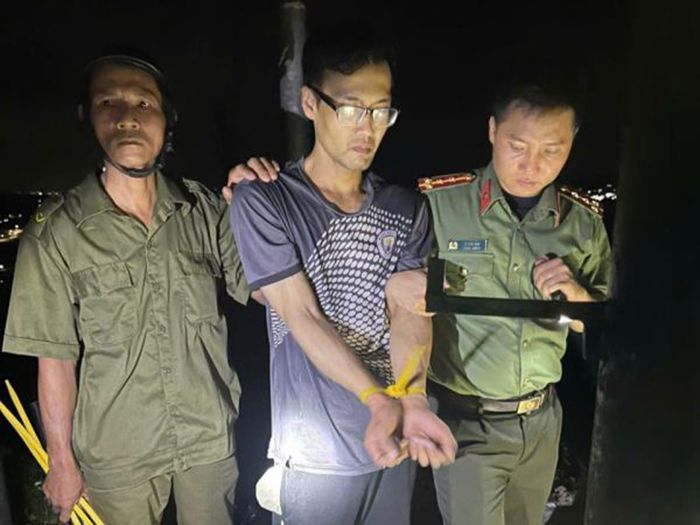 Đối tượng Bùi Đức Duy bị bắt quả tang.