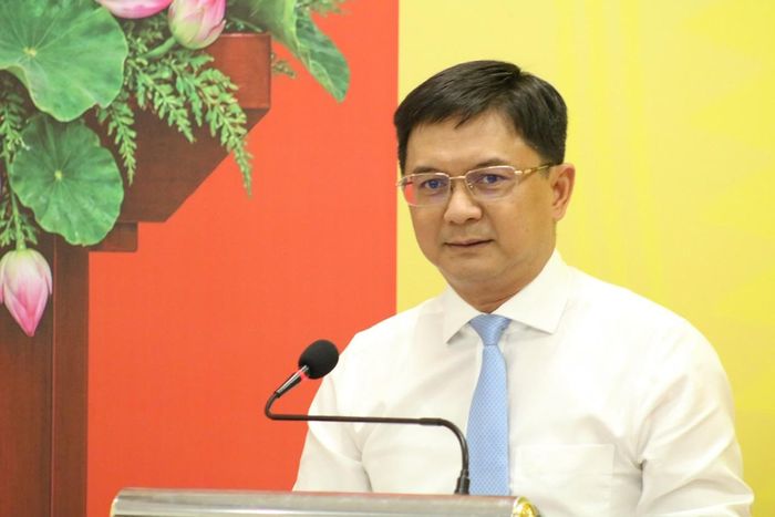  Phó Chủ tịch UBND TPHCM Nguyễn Mạnh Cường phát biểu tại lễ xuất quân. Ảnh: Đặng Trinh 