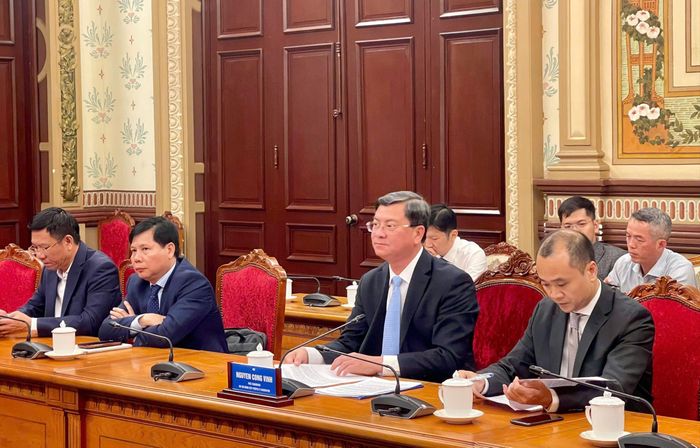  Phó Chủ tịch UBND TPHCM Nguyễn Công Vinh tại buổi tiếp Tổng Thư ký Ủy ban Thường vụ Nhân đại thành phố Quảng Châu Lý Hải Châu. Ảnh: PHƯƠNG NAM 