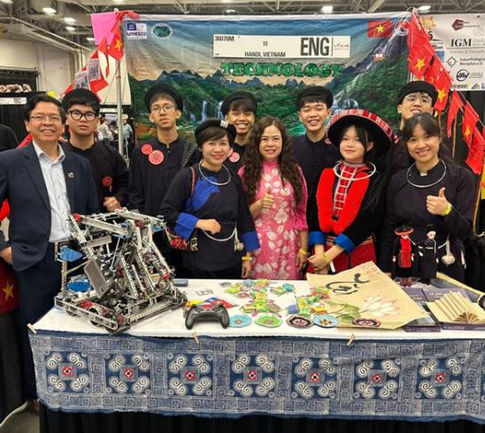 Thầy trò vùng núi Cao Bằng bền bỉ sáng tạo, ba năm liên tiếp góp mặt tại sân chơi VEX Robotics thế giới.