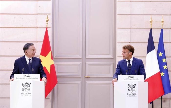 Tổng Bí thư, Chủ tịch nước Tô Lâm và Tổng thống Pháp Emmanuel Macron gặp gỡ báo chí. Ảnh: TTXVN