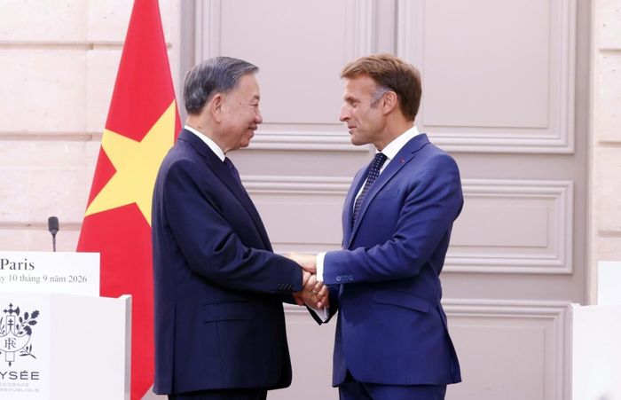 Tổng Bí thư, Chủ tịch nước đề nghị Pháp tiếp tục tạo điều kiện cho cộng đồng người Việt Nam tại Pháp hội nhập sâu rộng và phát triển vững mạnh; có các cơ chế để phát huy tối đa tiềm năng của đội ngũ chuyên gia, trí thức và nhà khoa học Việt Nam. Ảnh: TTXVN