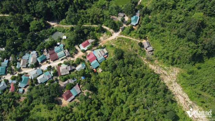34 hộ dân bản Xa Mang nằm trong khu vực sạt lở